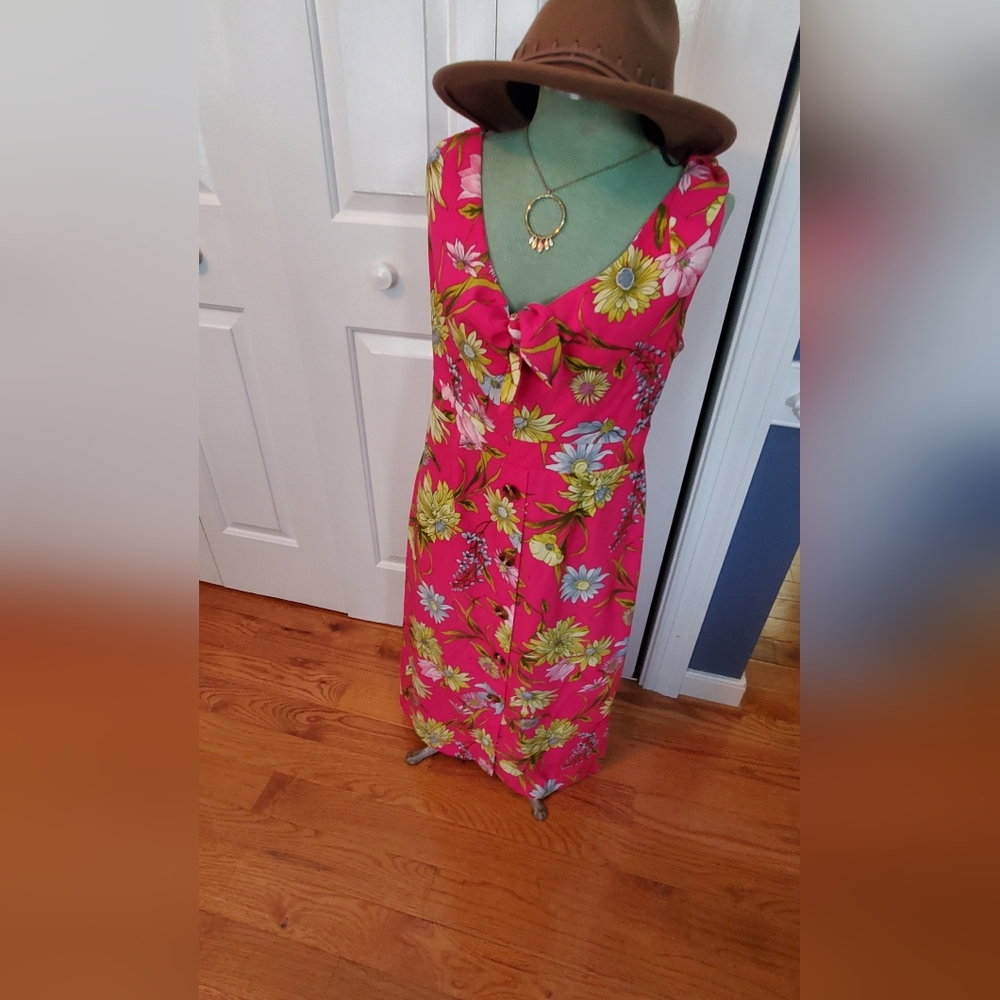 Sleeveless floral dress